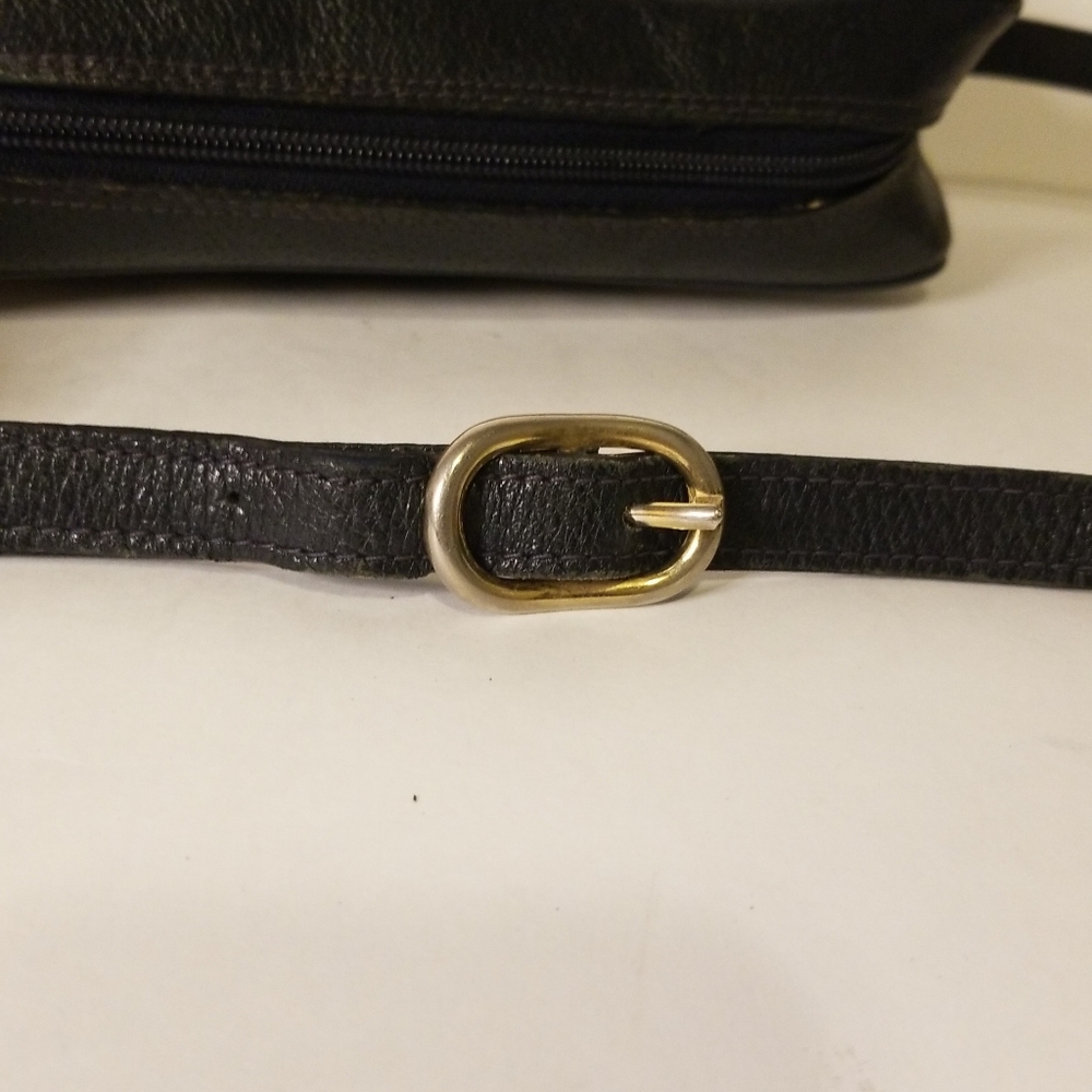 Authentic Vintage Gucci Bag - Picture 11 of 17
